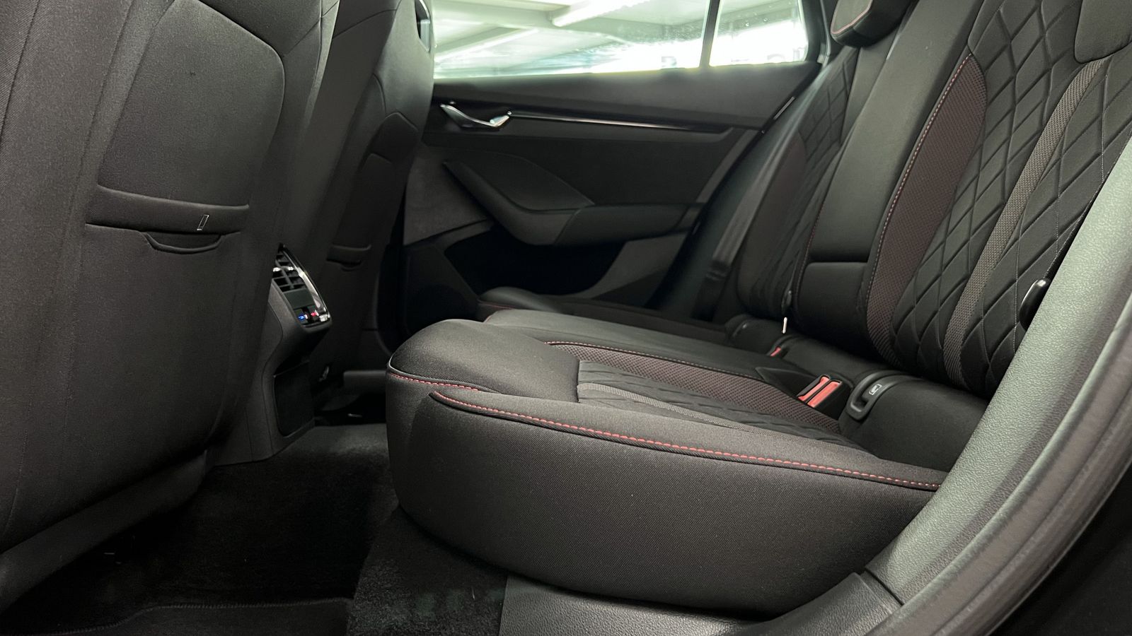 Skoda Octavia Combi RS First Edition - Samsaru's Car Outlet