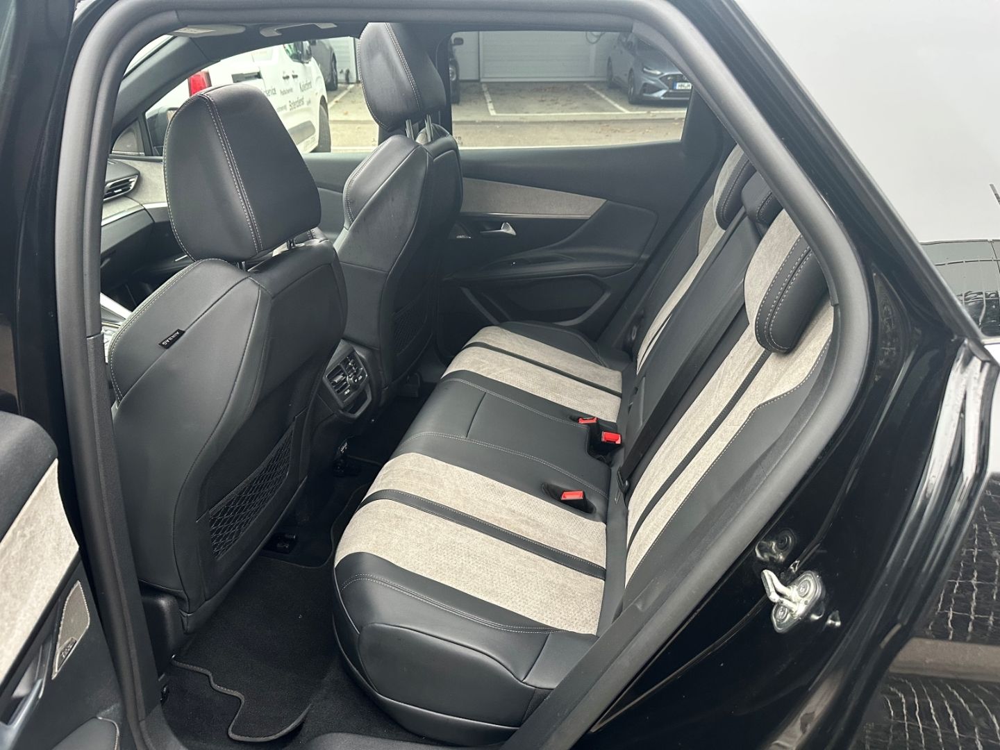 Peugeot 3008 Hybrid4 300 GT El. Panodach Navi Digitales
