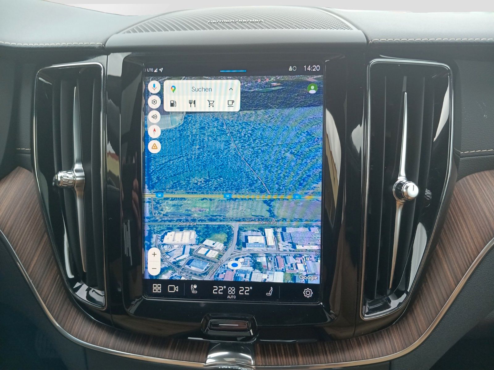 Volvo XC60 B5 AWD Inscription - Samsaru's Car Outlet