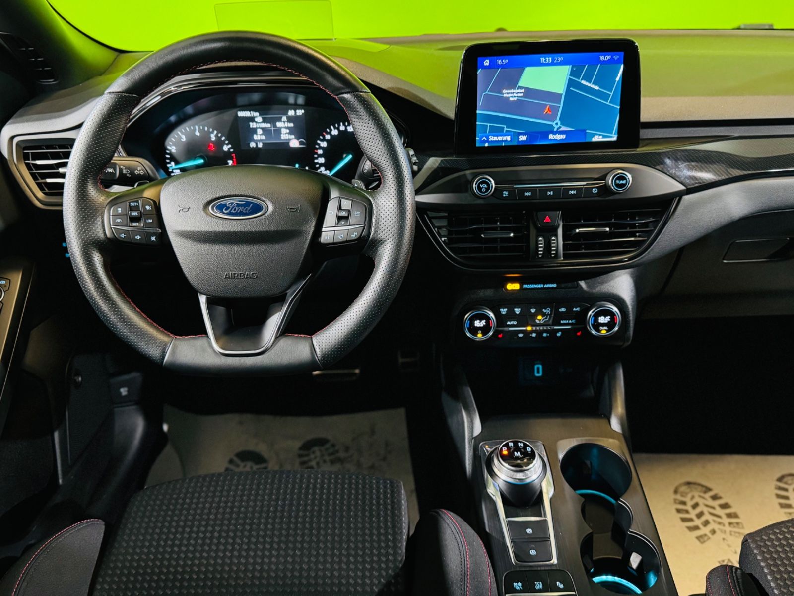 Ford Focus ST-Line - Samsaru's Car Outlet