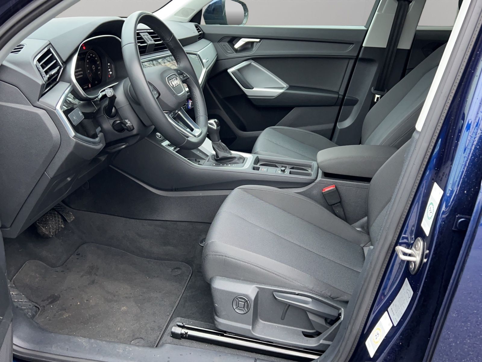 Audi Q3 40 TFSI qu S-tronic - Samsaru's Car Outlet