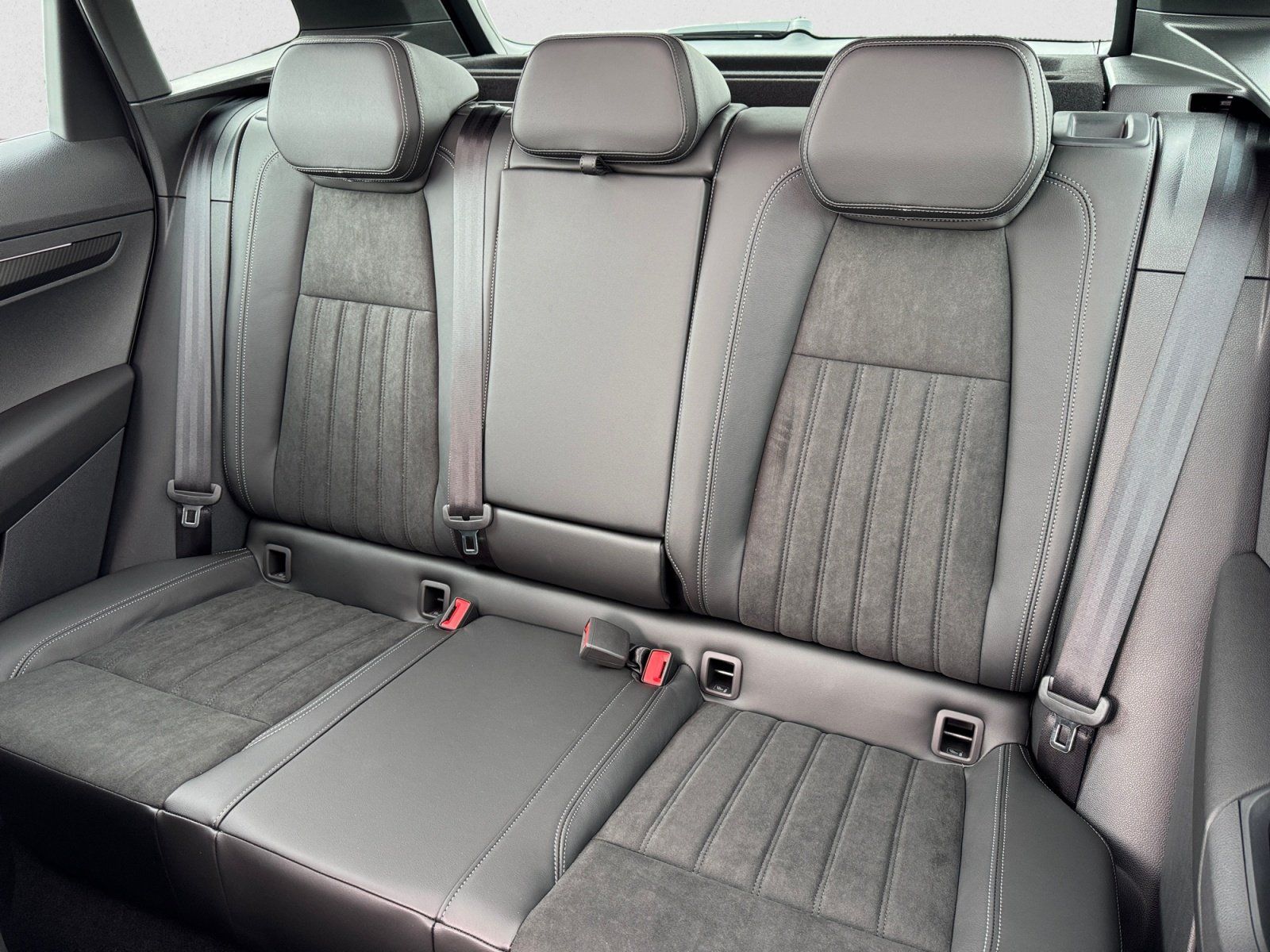 Skoda Karoq Sportline 4x4 TSI DSG|5-JGARANTIE|PANO|AHK