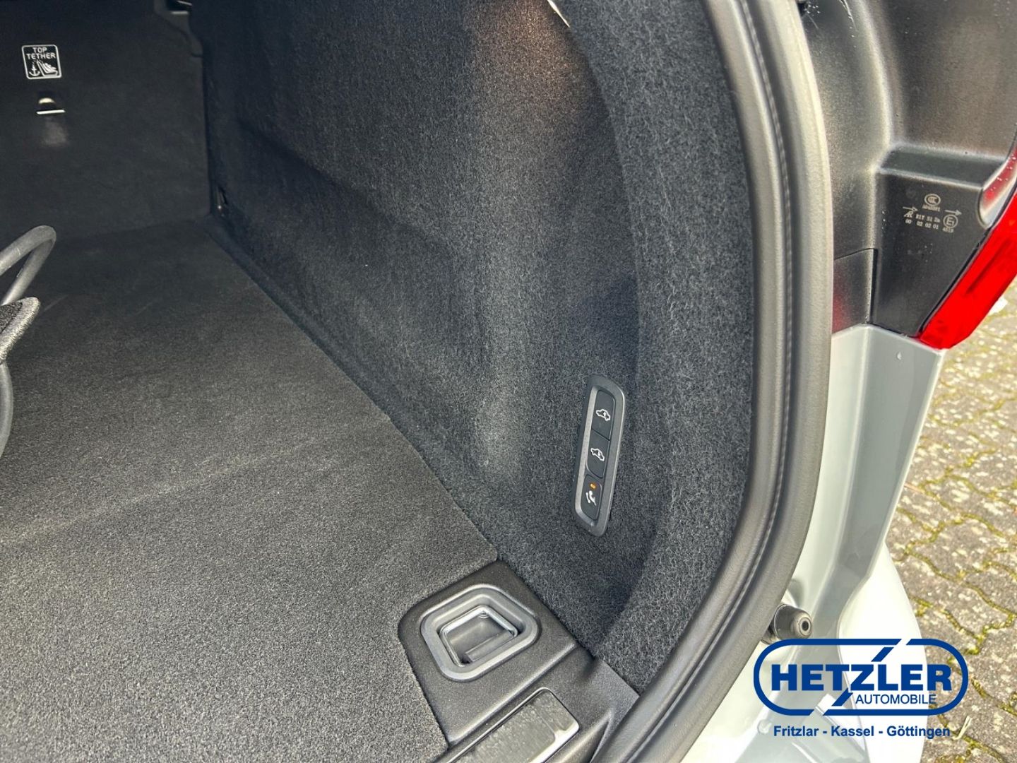 Volvo XC60 Ultra Dark Recharge Plug-In Hybrid AWD T8 T