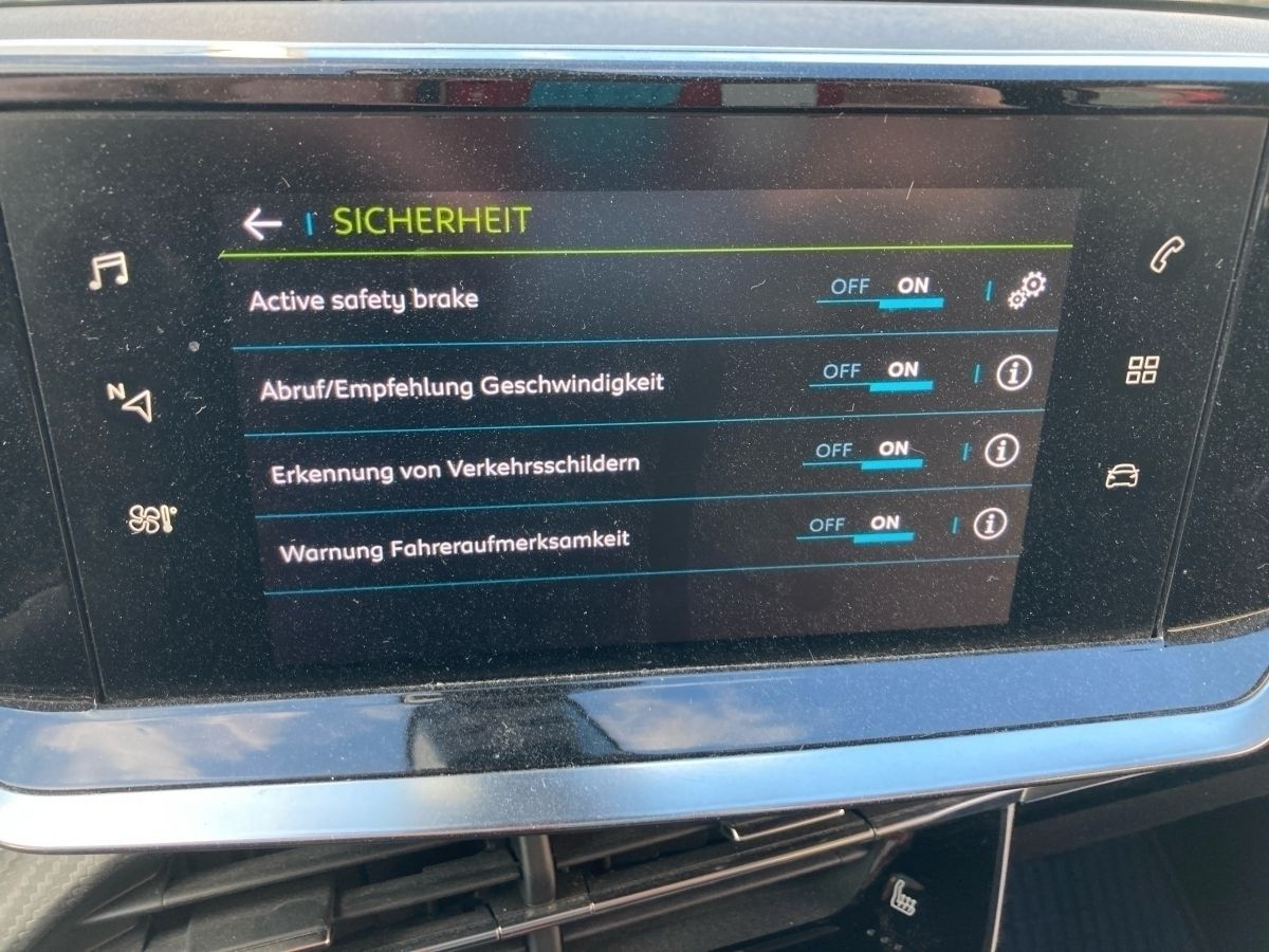 Peugeot 208 Elektro 136 Active - Samsaru's Car Outlet