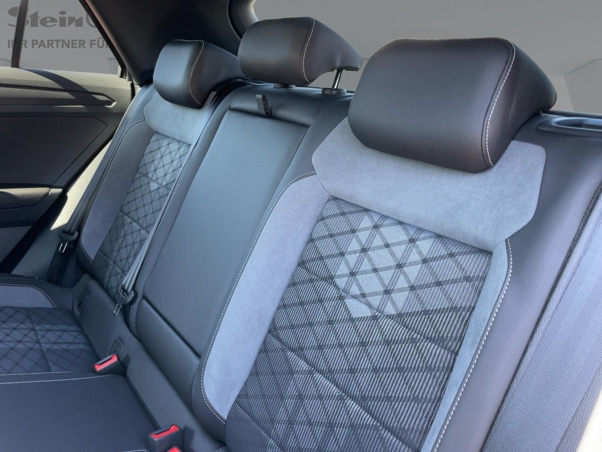 Volkswagen T-Roc 2.0 TDI 4Motion R-Line - Samsaru's Car Outlet