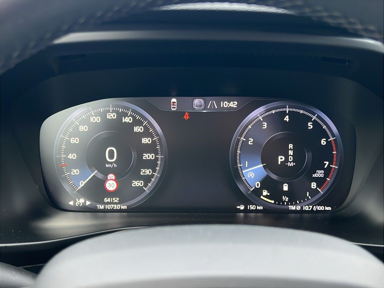 Volvo XC40 B5 R-Design AWD/Navi/LED/AHK/Pano/360K/19Zo