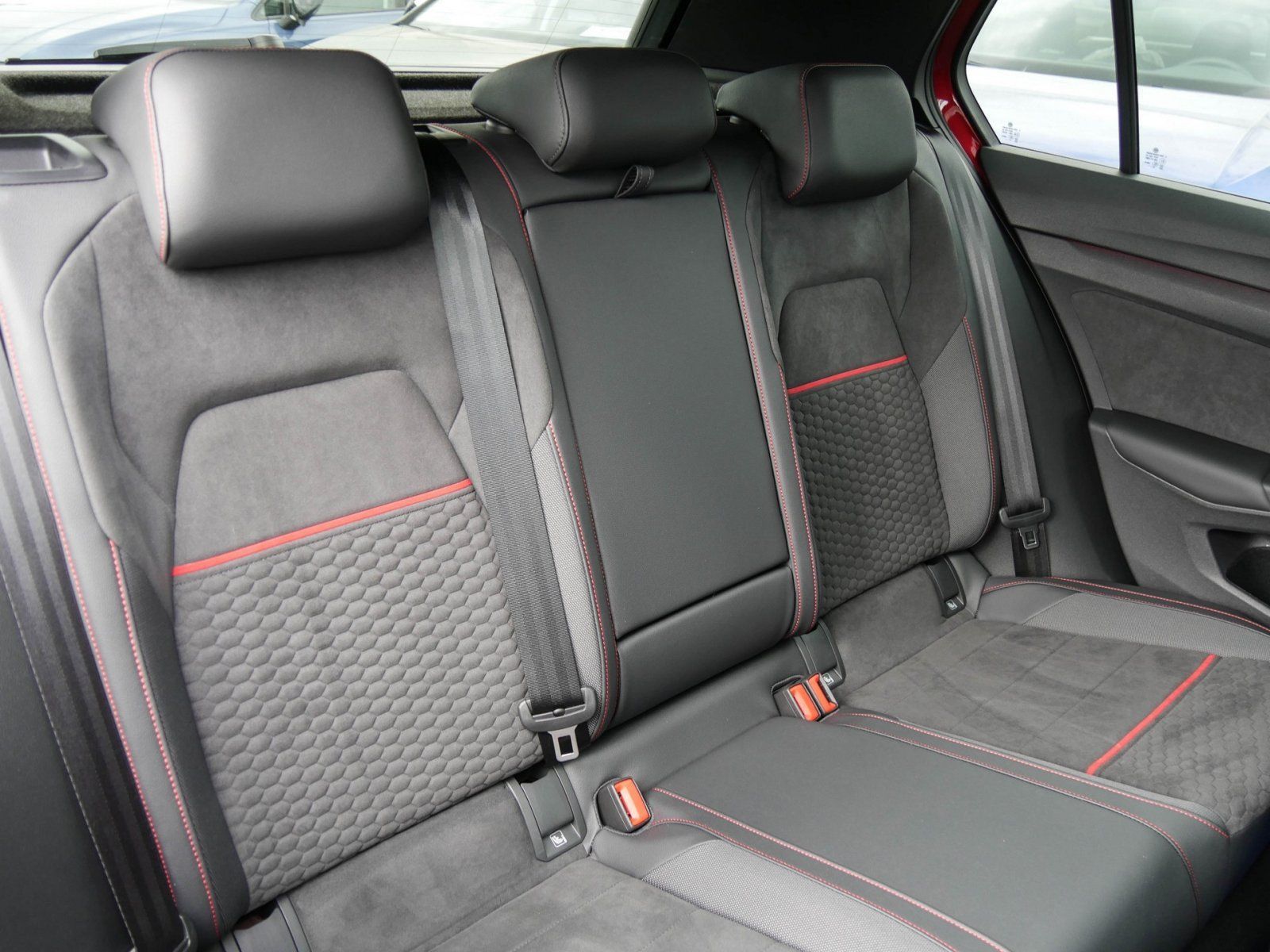 Volkswagen Golf GTI Clubsport 2.0 TSI DSG Black - Samsaru's Car Outlet