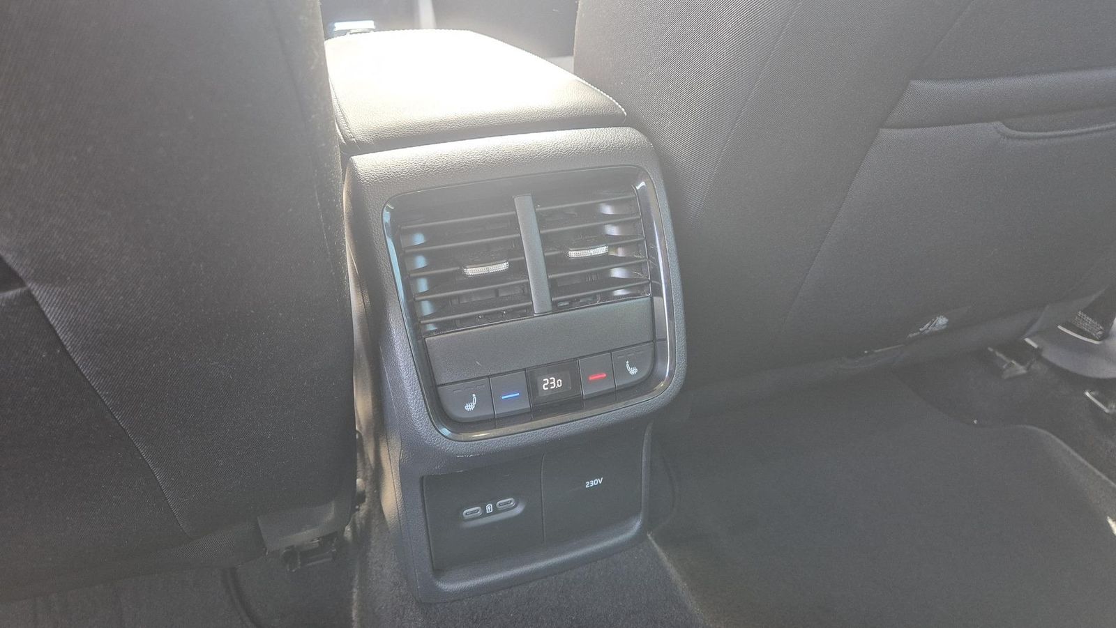 Skoda Octavia Combi 2.0 TDI Clever - Samsaru's Car Outlet