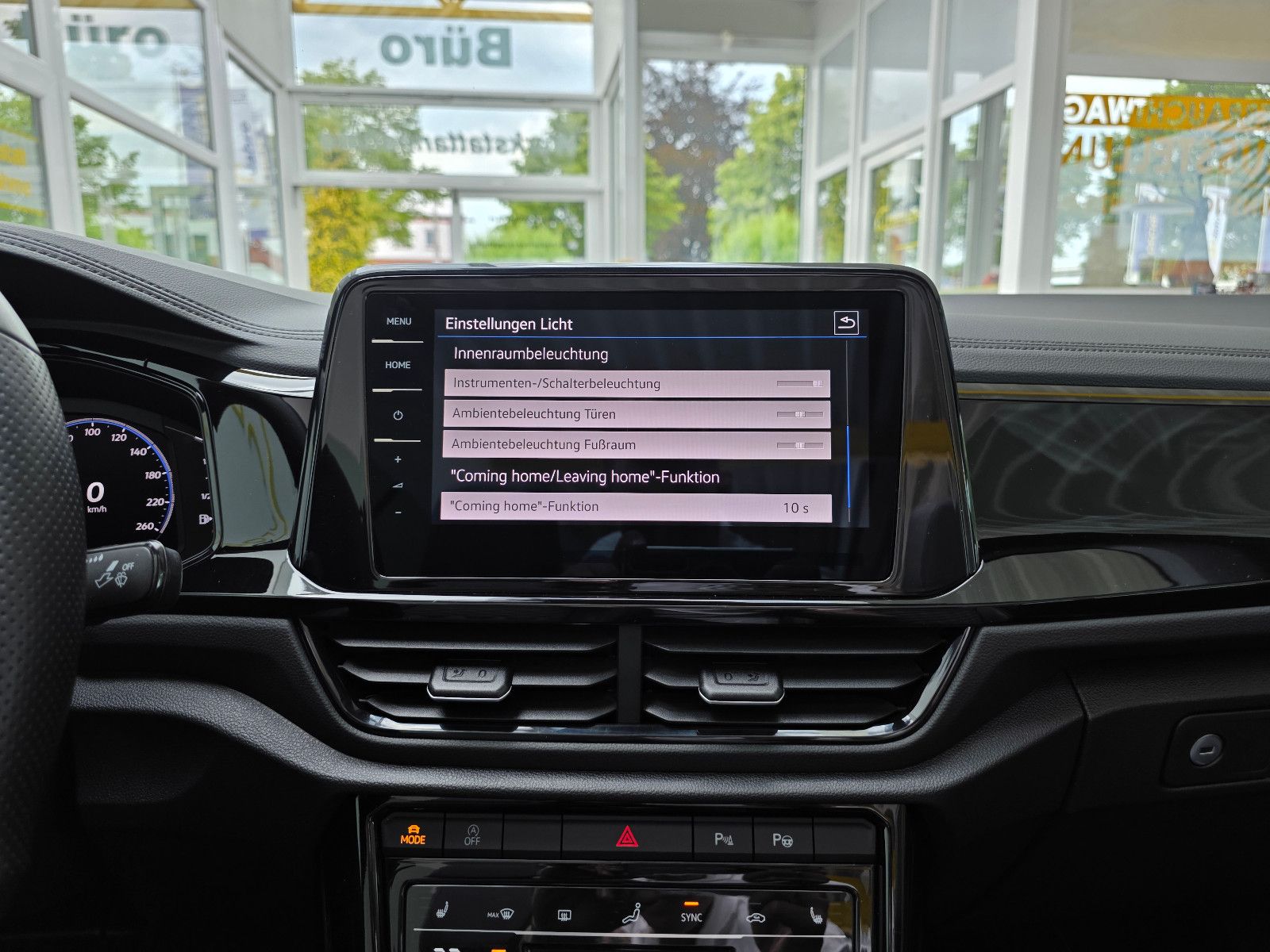 Volkswagen T-Roc R-Line Black - Samsaru's Car Outlet