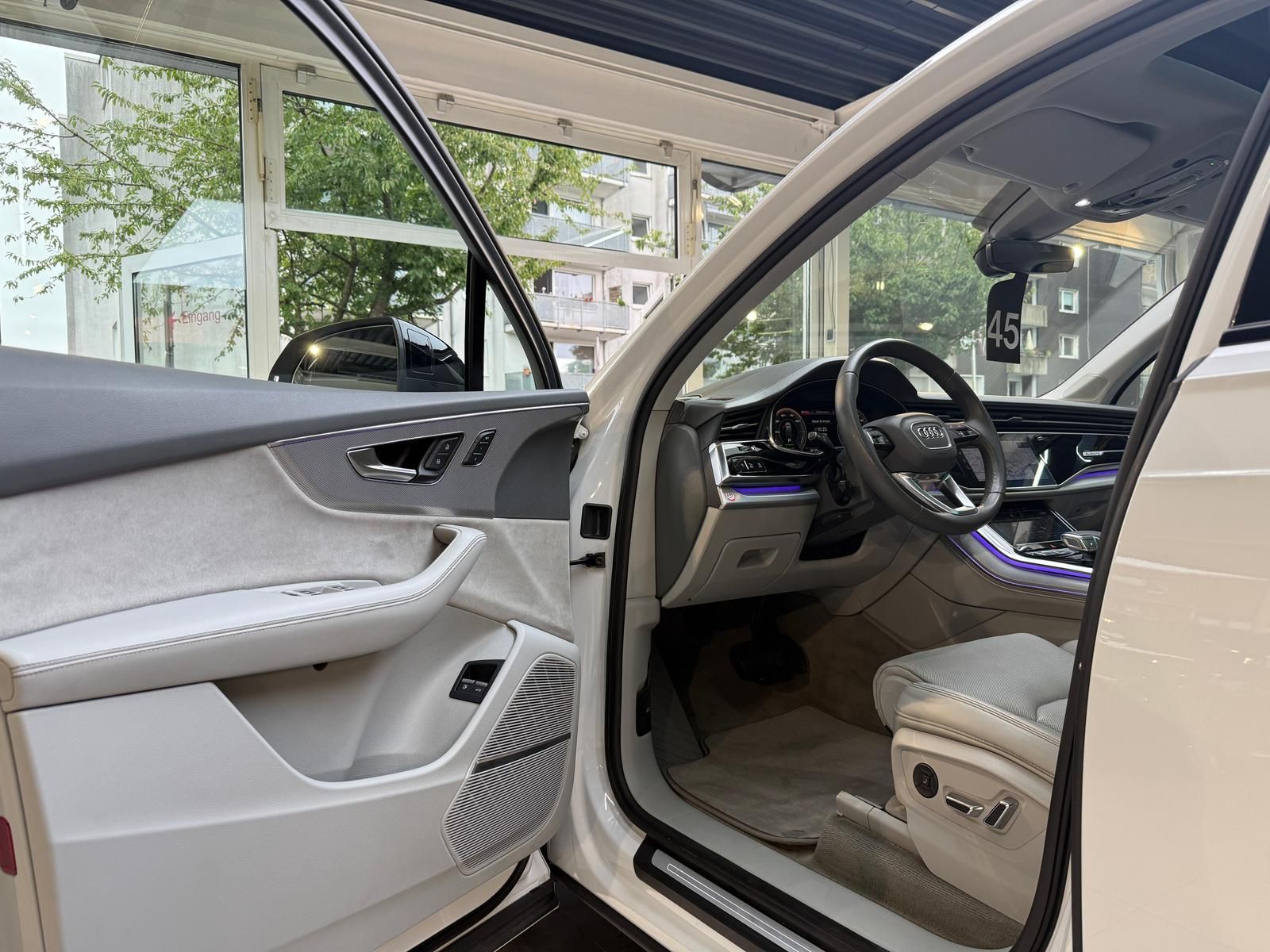 Audi Q7 55 TFSI e Q.*Pano*HuD*KeylessGO*Martrix*B&O