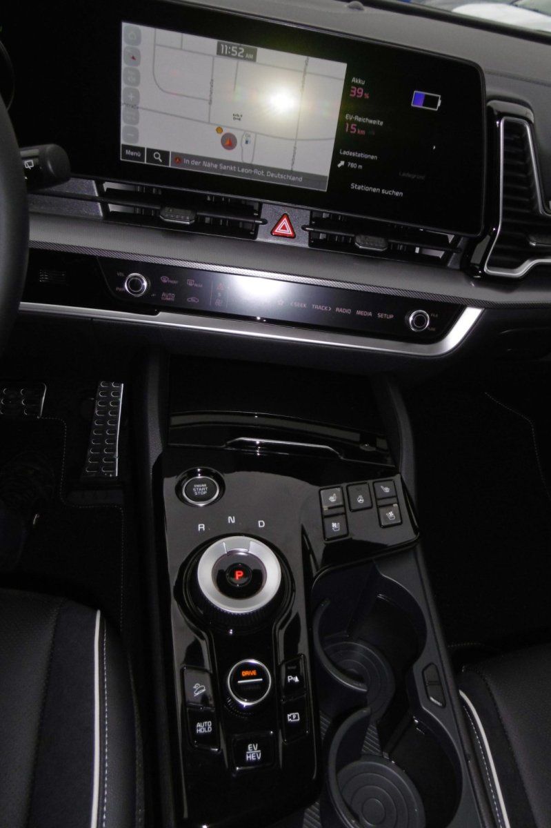Kia Sportage GT-Line 4WD Plug-in Hybrid - Samsaru's Car Outlet