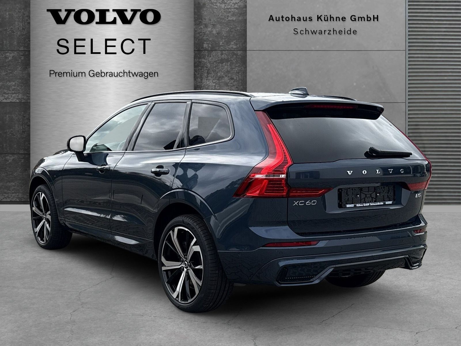 Volvo XC60 B5 Ultra Dark AWD !!! VOLLAUSSTATTUNG !!!
