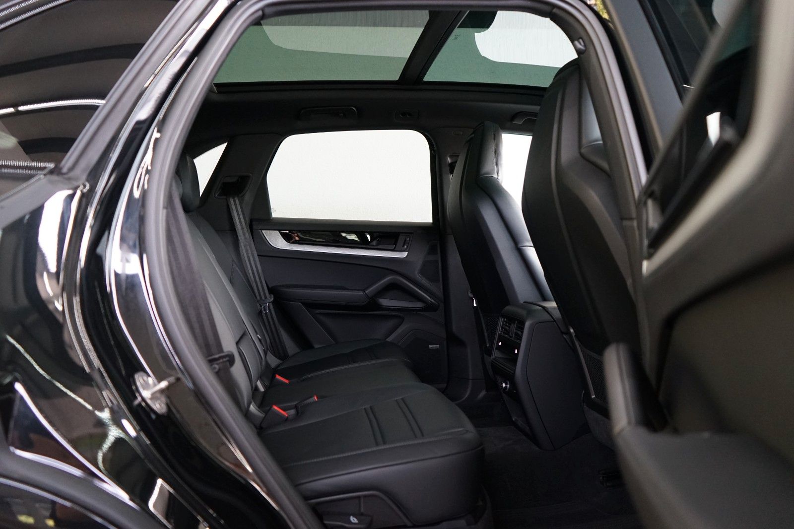 Porsche Cayenne E-Hybrid/P-Display/18W/HeadUP/AHK/HD/360