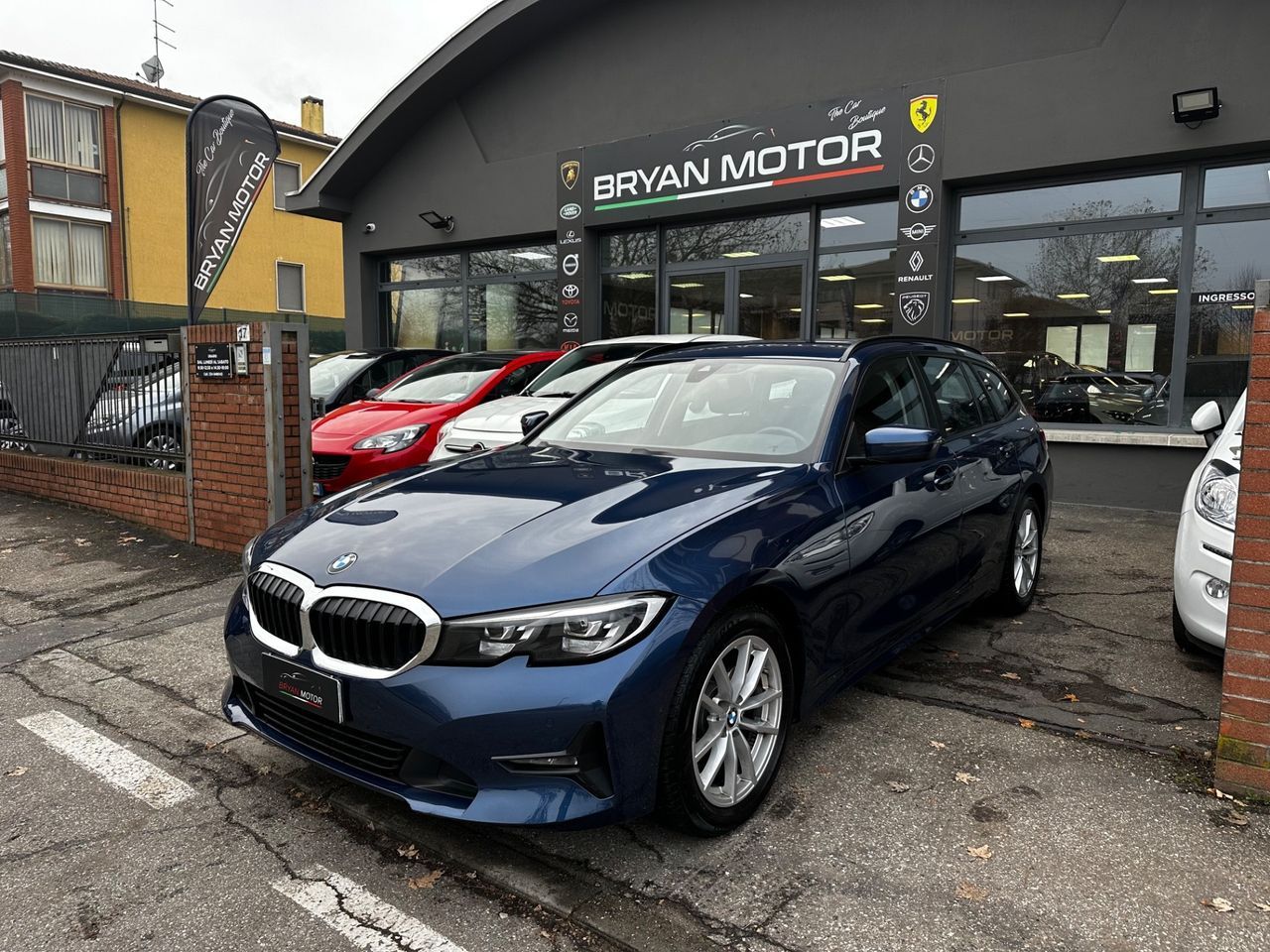 BMW 320 320d xDrive Touring Luxury - Samsaru's Car Outlet