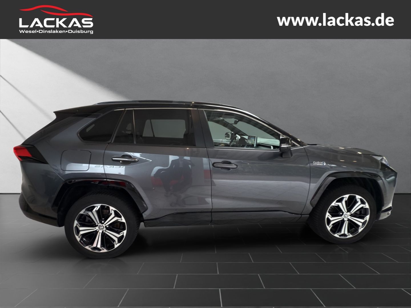 Toyota RAV 4 Plug-in Hybrid 4x4 - Samsaru's Car Outlet