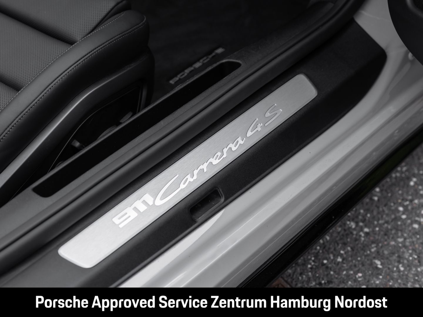 Porsche 992 (911) Carrera 4S Cabriolet Sportabgas BOSE