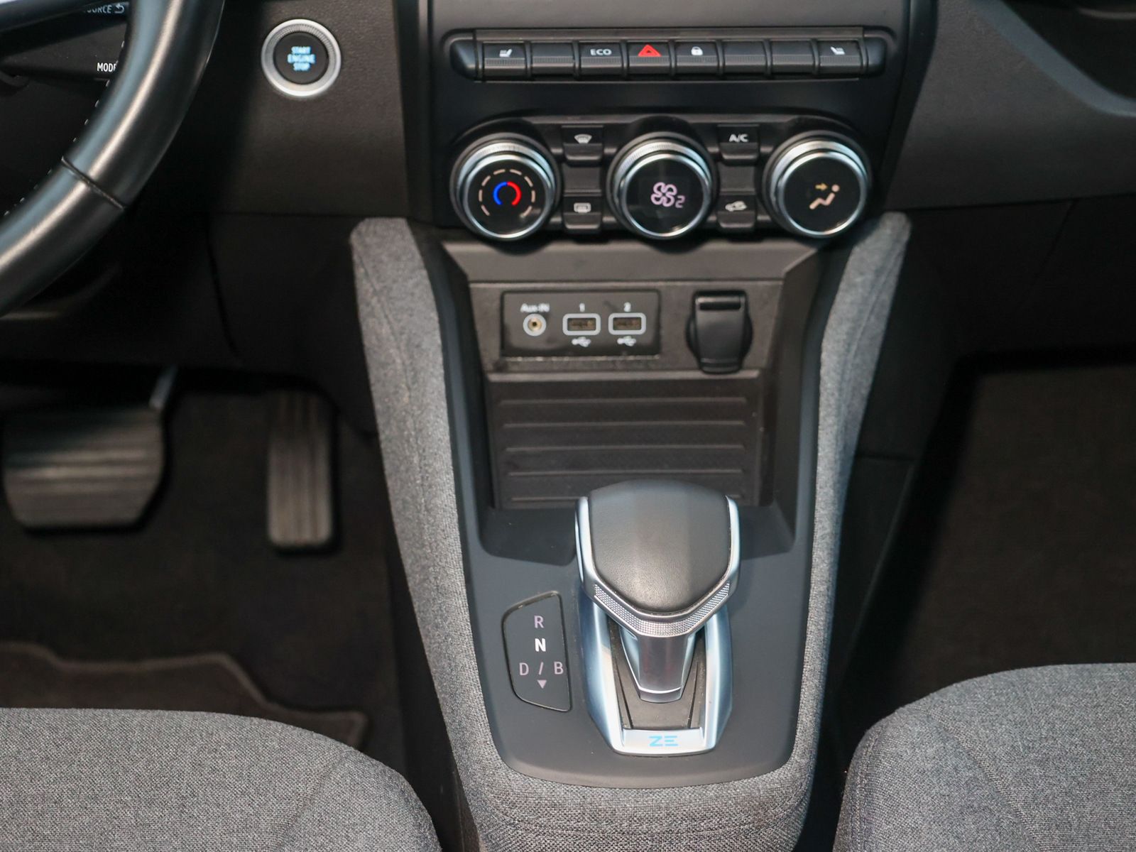 Renault ZOE EXPERIENCE R135 Z.E. 50 - Samsaru's Car Outlet