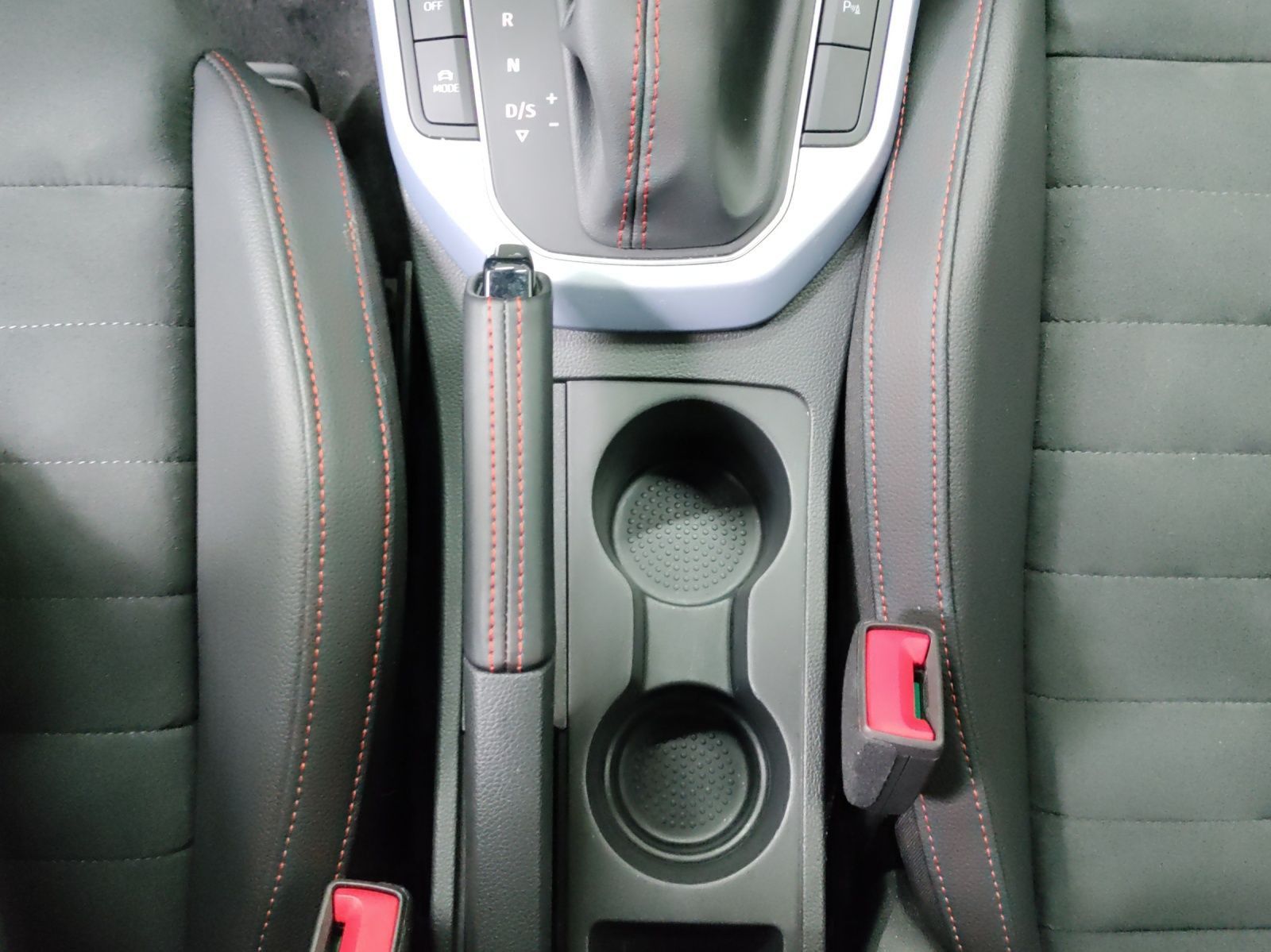 Seat Arona 1.5 TSI DSG FR NAVI AHK SITZHZ GJR