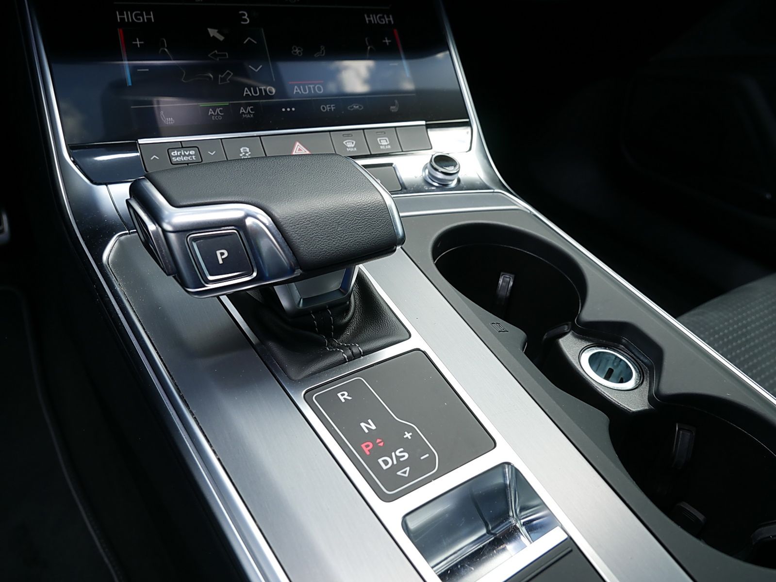 Audi A6 Avant 55 TFSI quattro S Line - Samsaru's Car Outlet