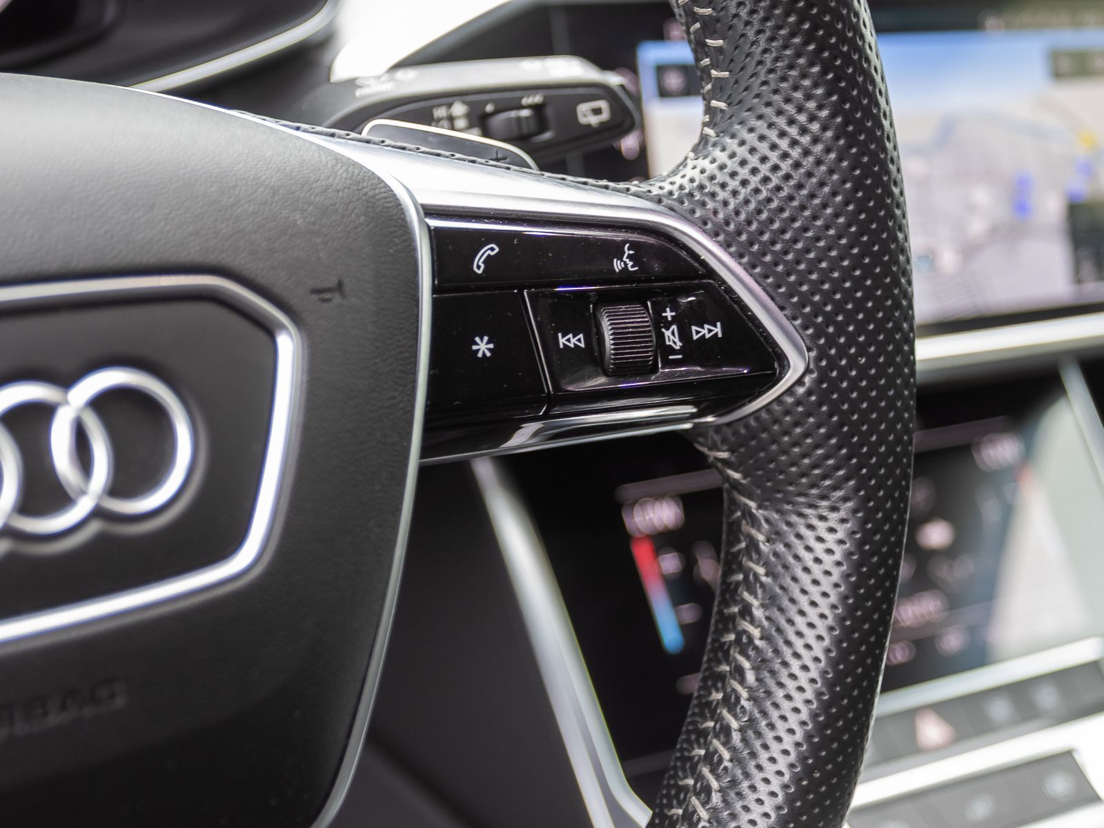 Audi A6 Avant S line 55TFSIe qu Navi Matrix HuD Stand