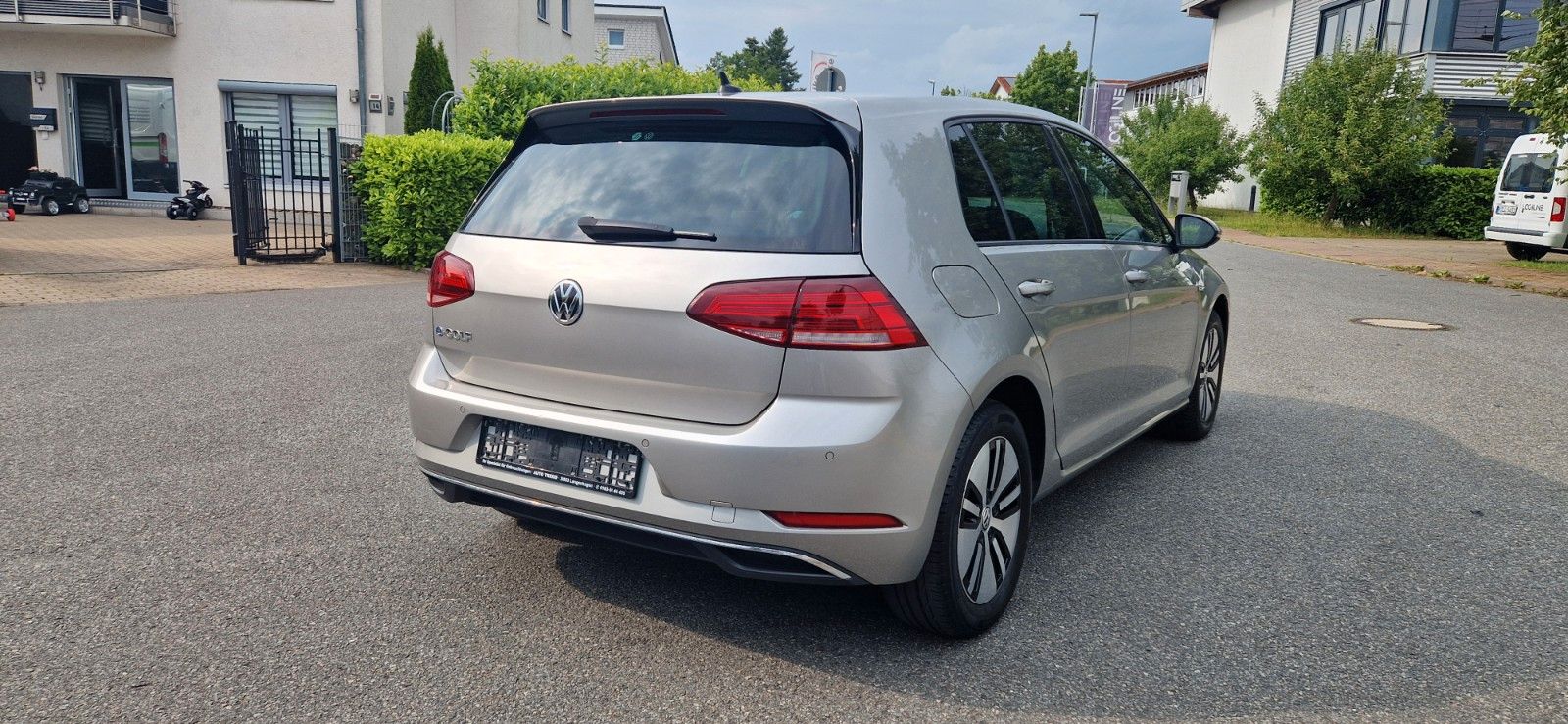 Volkswagen Golf VII e-Golf - Samsaru's Car Outlet