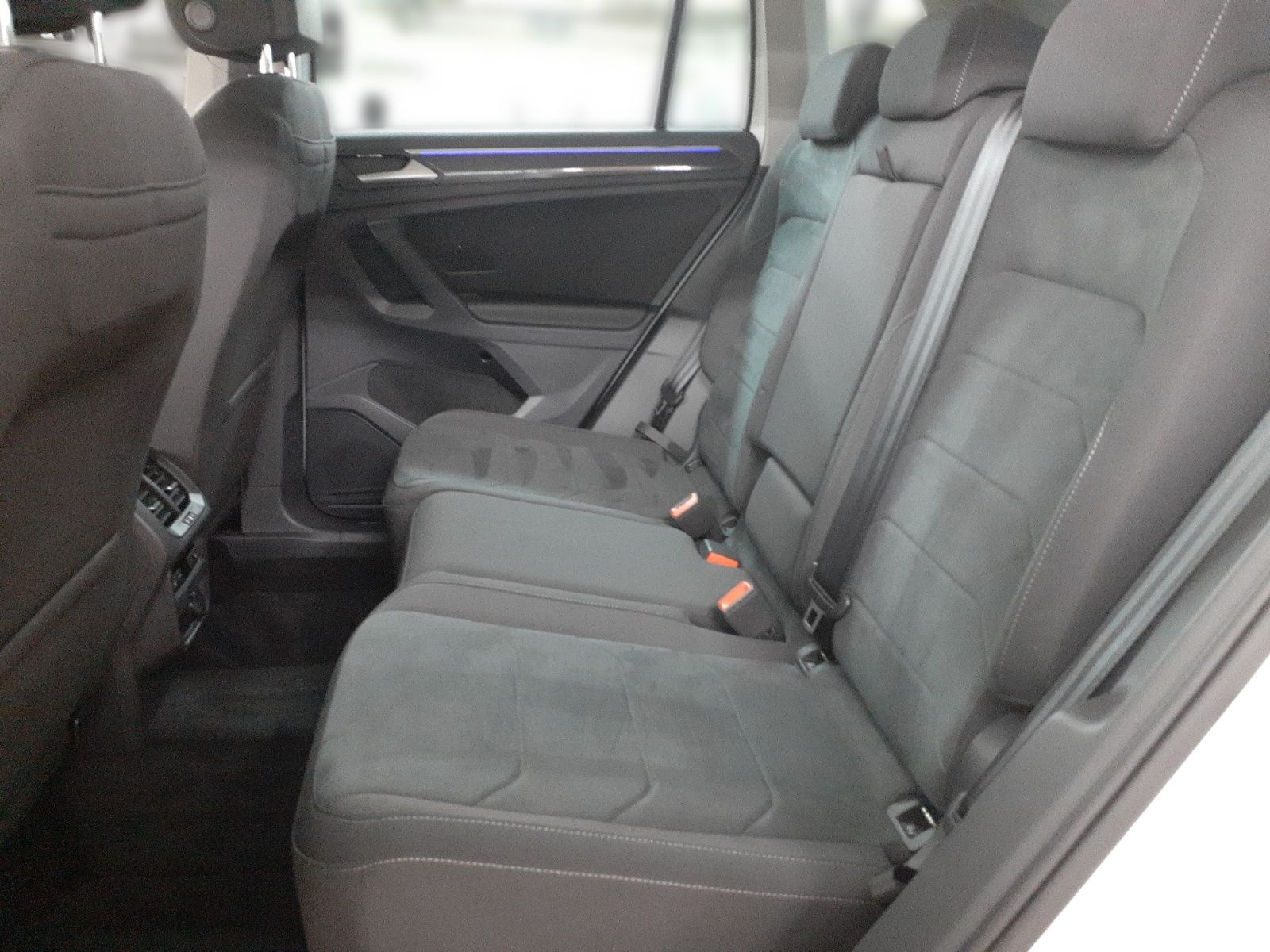Volkswagen Tiguan 2.0 TDI 4Motion Elegance - Samsaru's Car Outlet