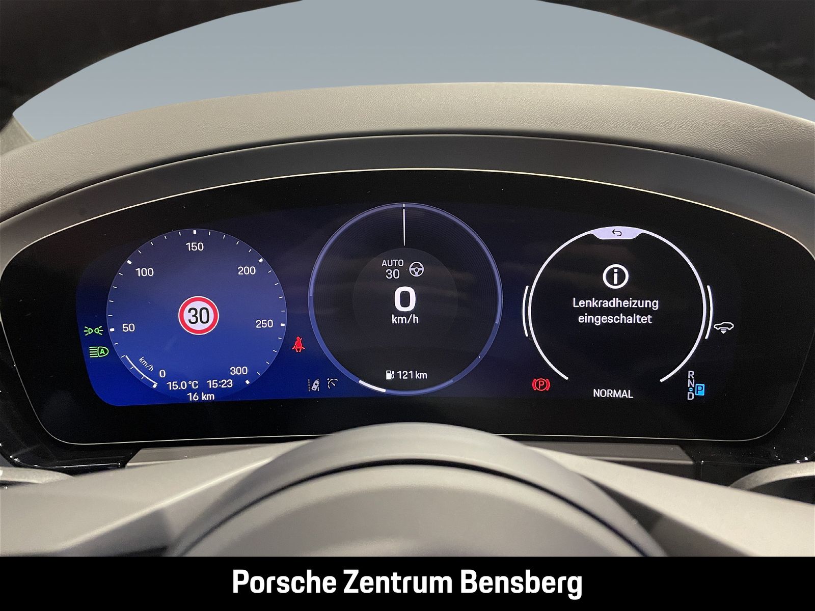 Porsche Macan Turbo Electric