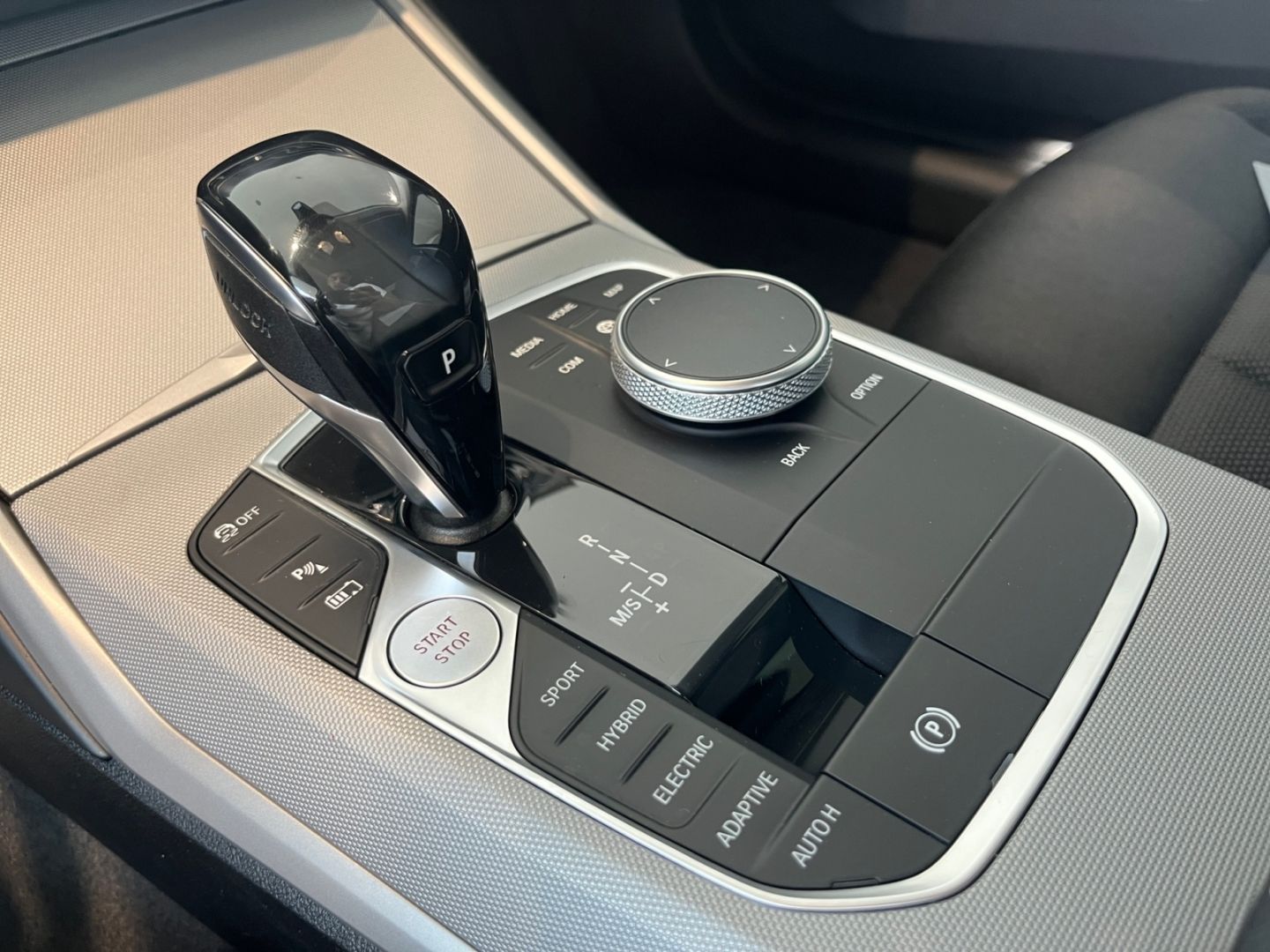 BMW 330 e Advantage - Samsaru's Car Outlet