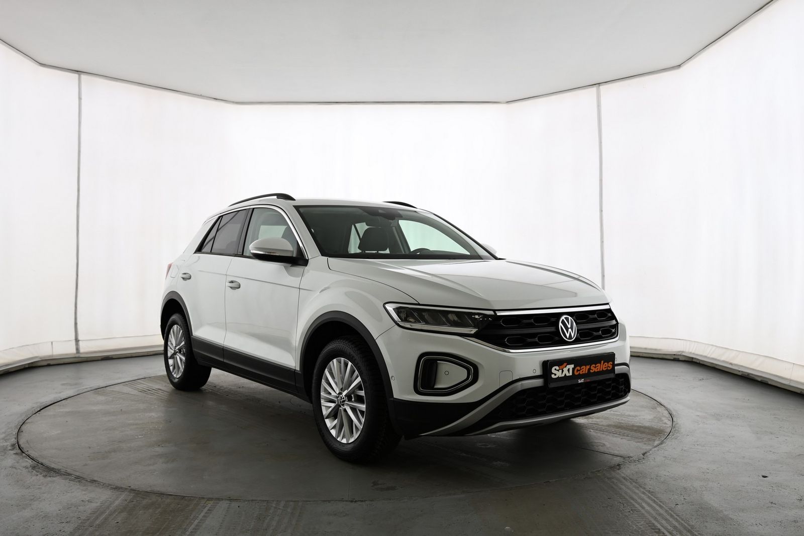 Volkswagen T-Roc 1.0 TSI Life - Samsaru's Car Outlet