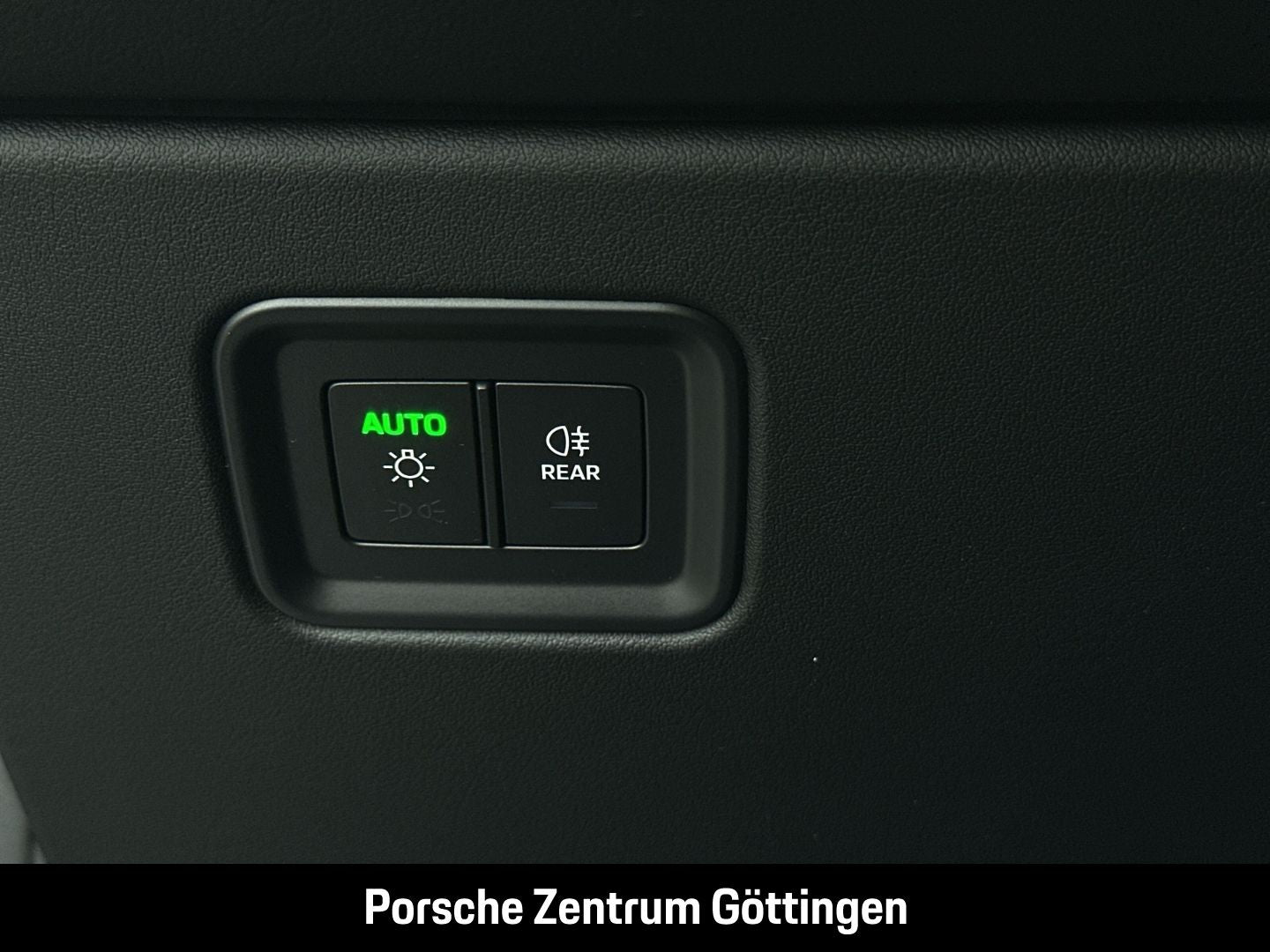 Porsche Macan Turbo Burmester HA-Lenkung InnoDrive LED