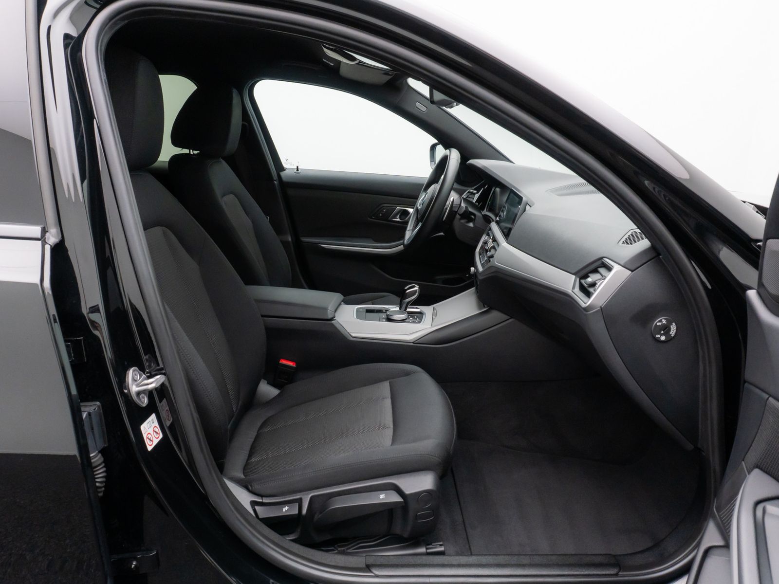 BMW 320e - Samsaru's Car Outlet