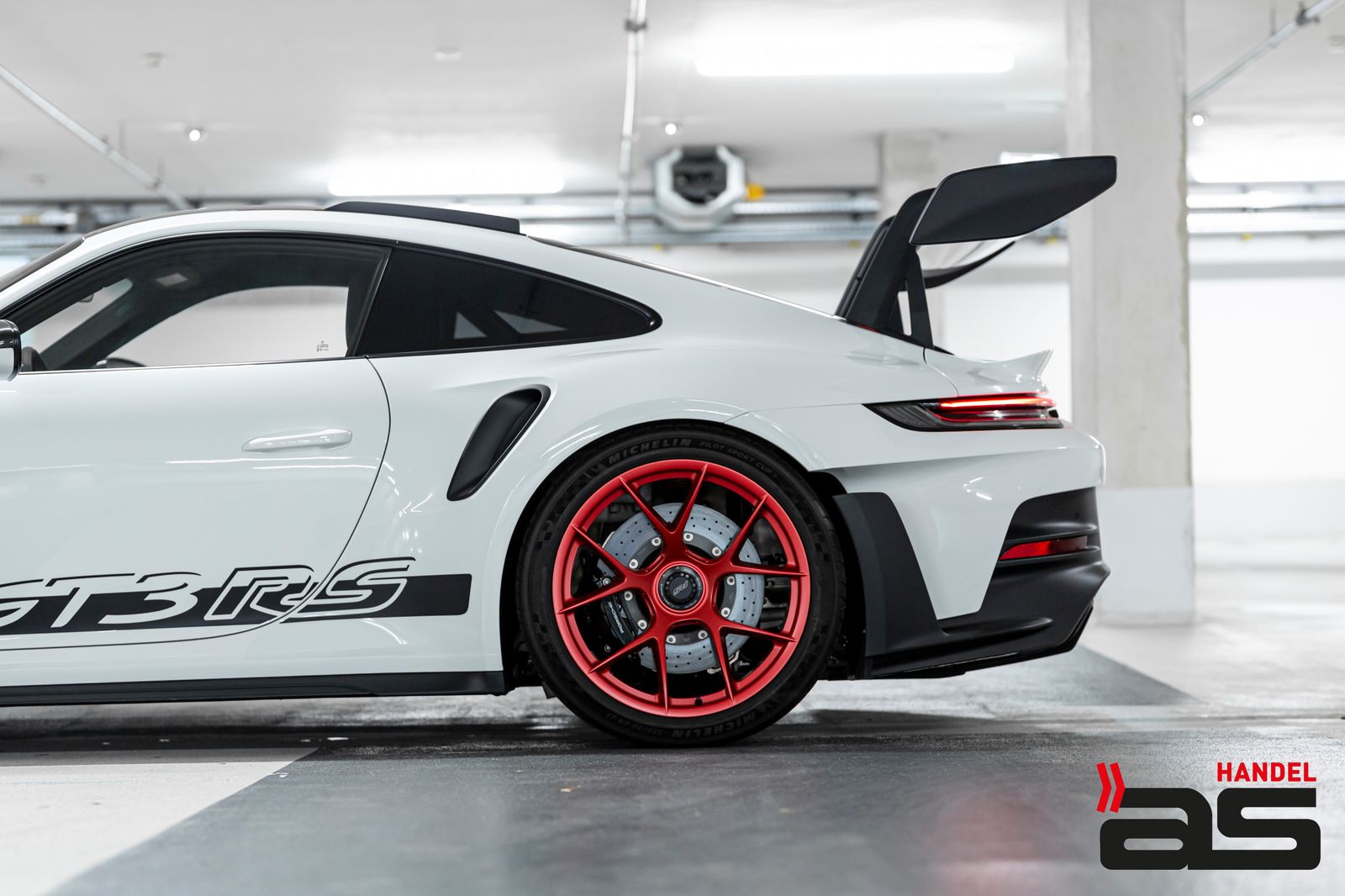 Porsche 911 992 GT3 RS - Samsaru's Car Outlet