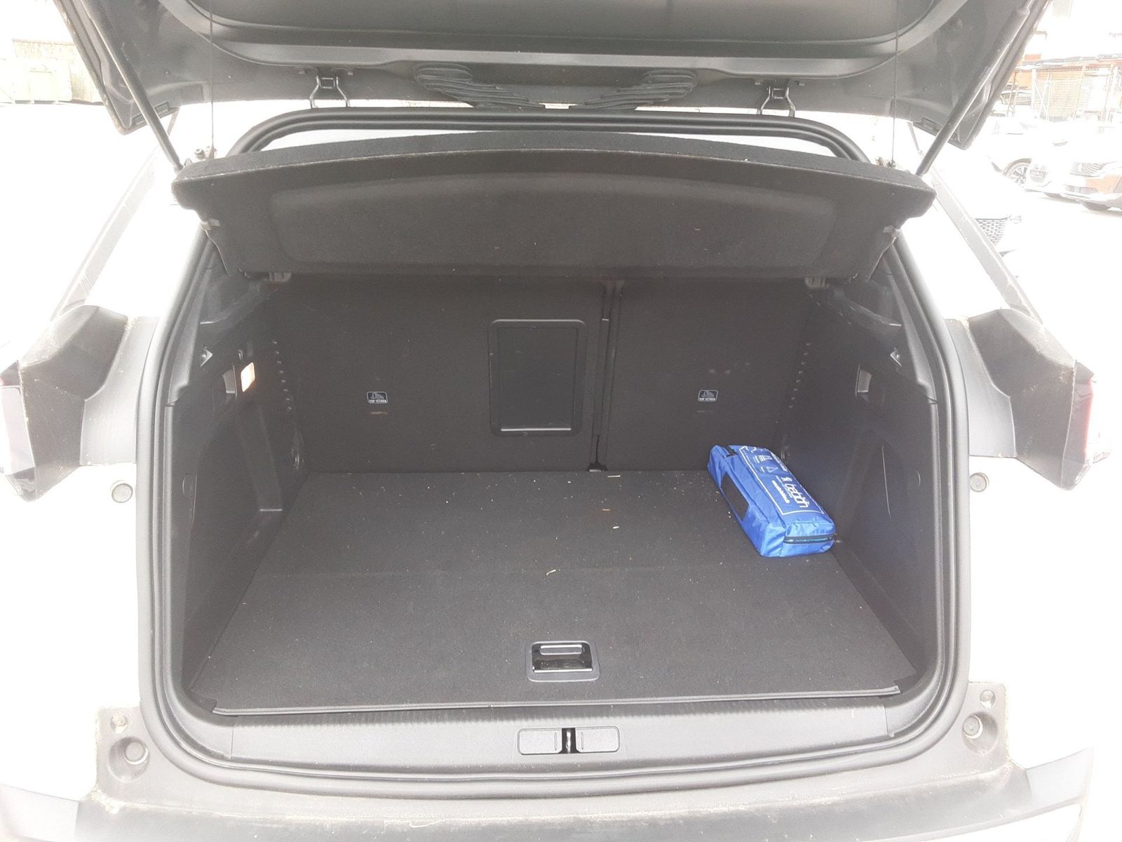 Peugeot 3008 Hybrid 225 (Plug-In) e-EAT8 Allure Navi PDC