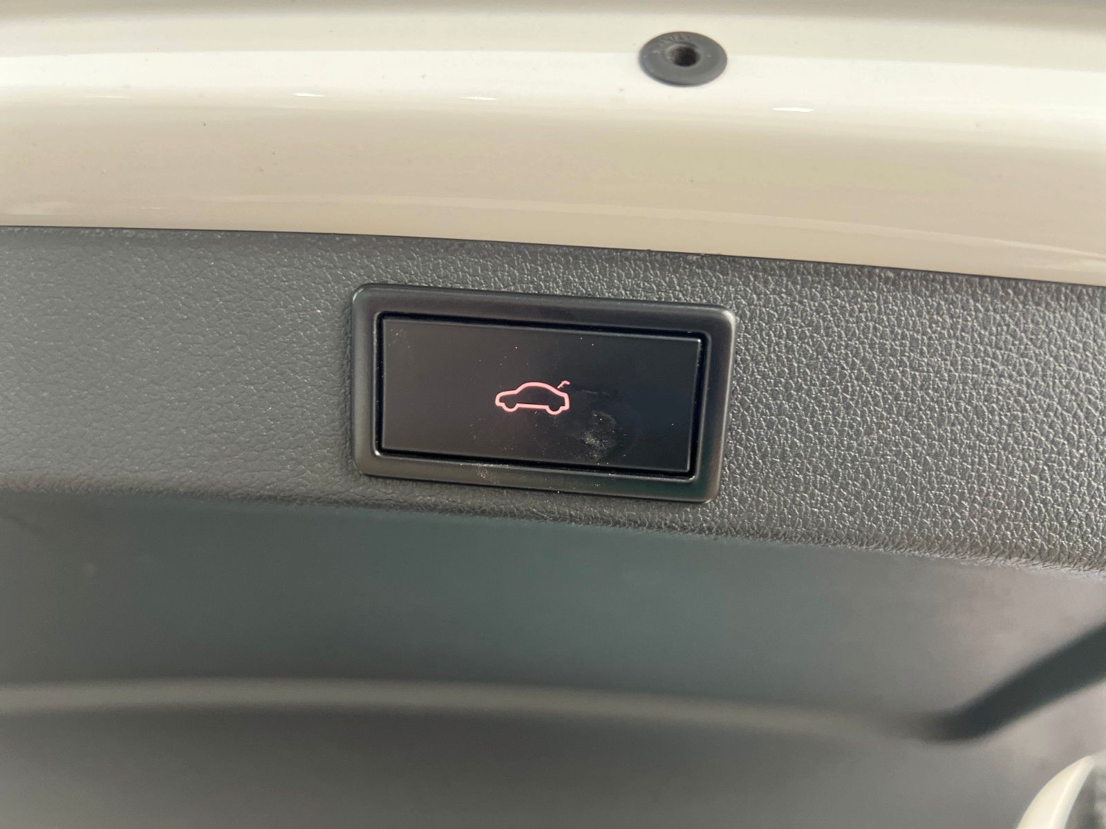 Skoda Octavia Combi Premium Edition - Samsaru's Car Outlet