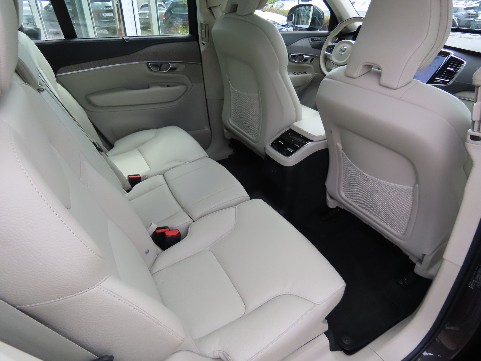 Volvo XC90 Ultimate Bright Recharge Plug-In Hybrid AWD