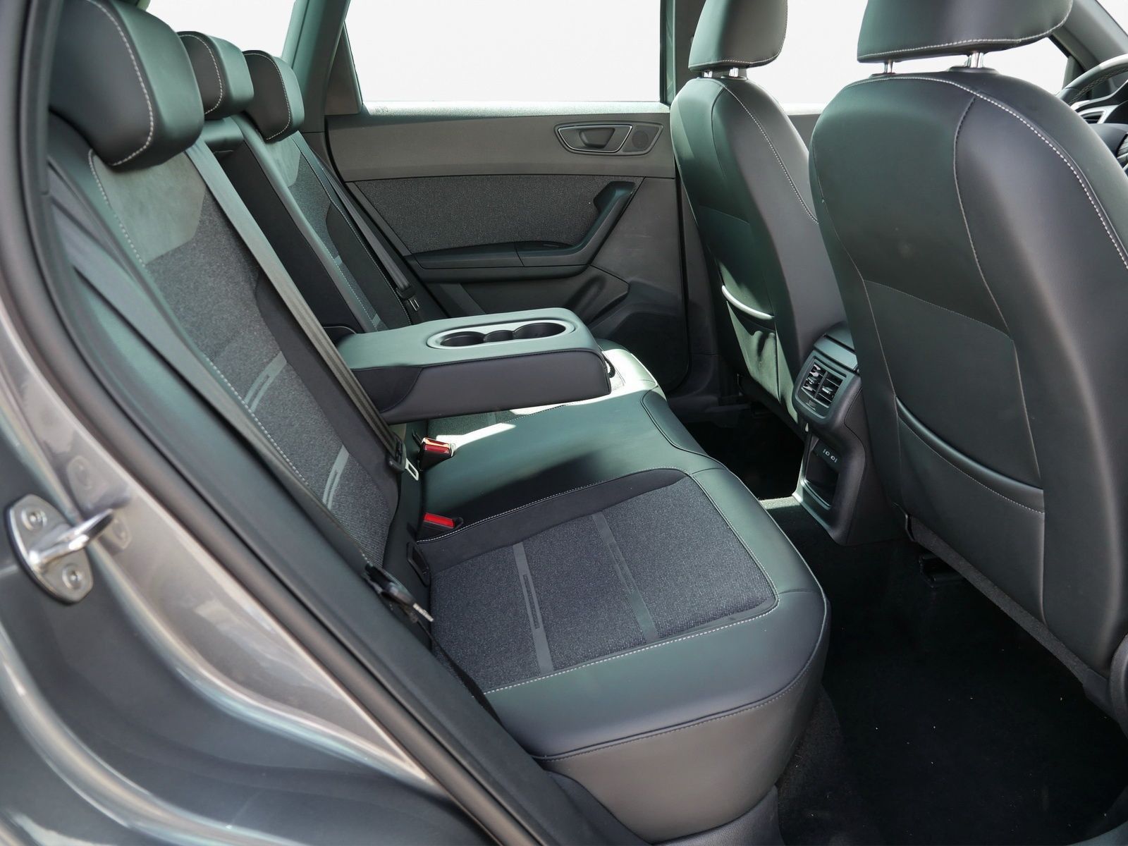 Seat Ateca Xperience 2.0 TDI LED*RFK*AHK*AppConnect