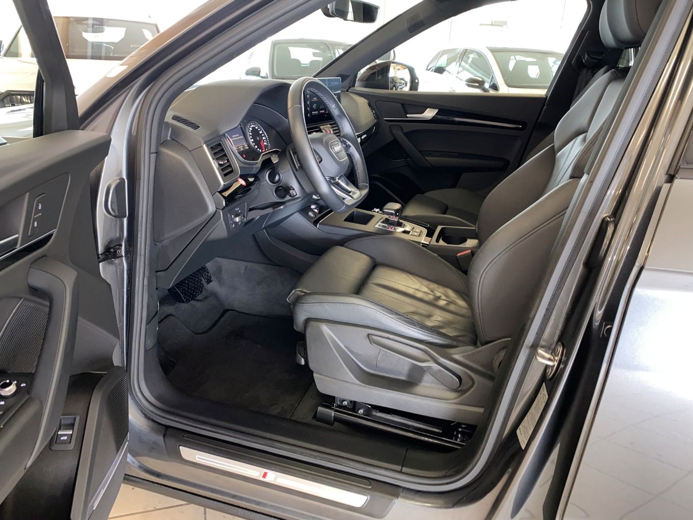 Audi Q5 S line 40 TDI q - Samsaru's Car Outlet