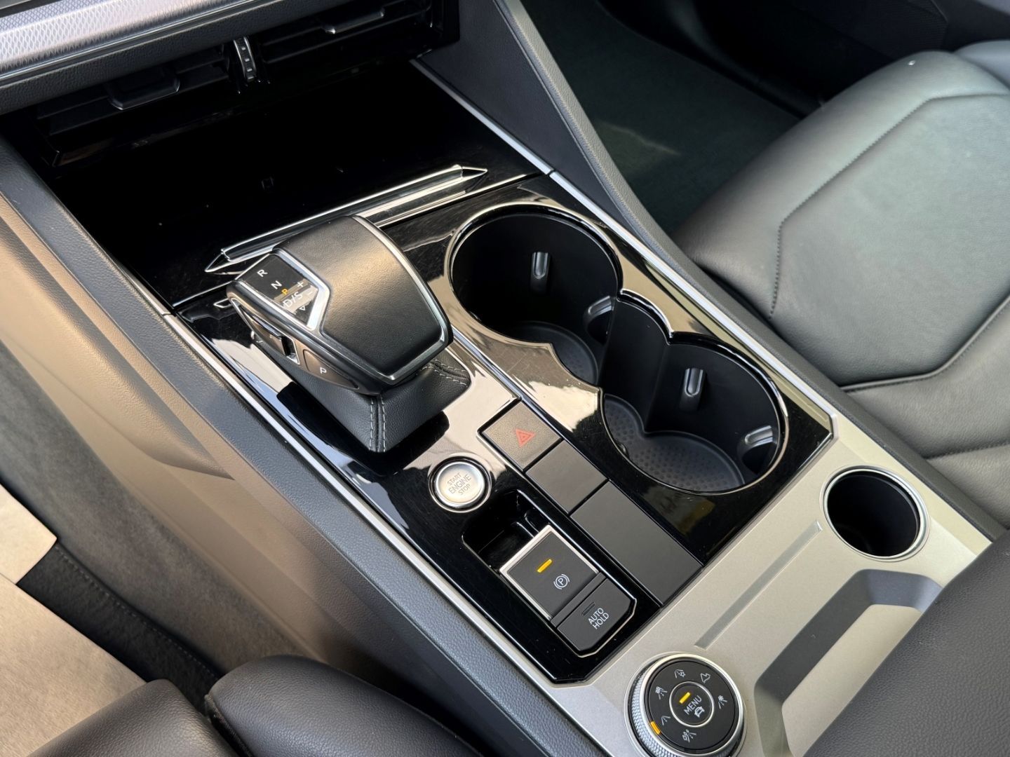 Volkswagen Touareg 4Motion 3.0 V6 TDI R-Line - Samsaru's Car Outlet