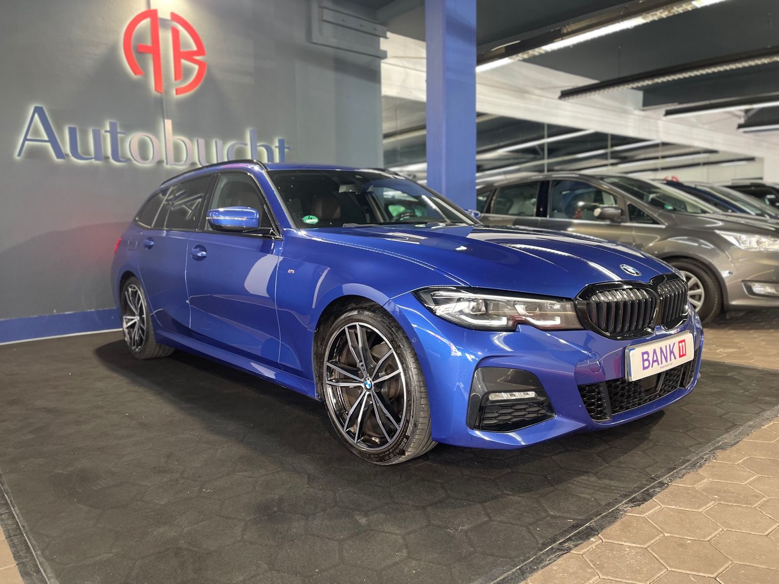 BMW 320d Touring xDrive M Sport - Samsaru's Car Outlet