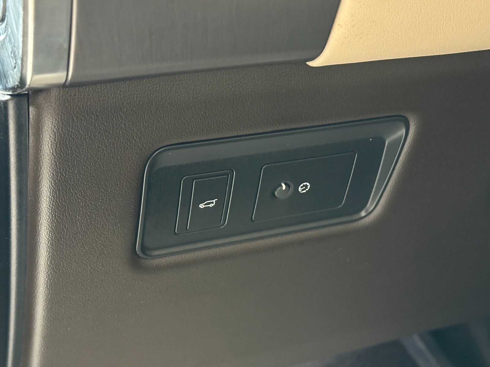 Range Rover Sport D250 S - Samsaru's Car Outlet