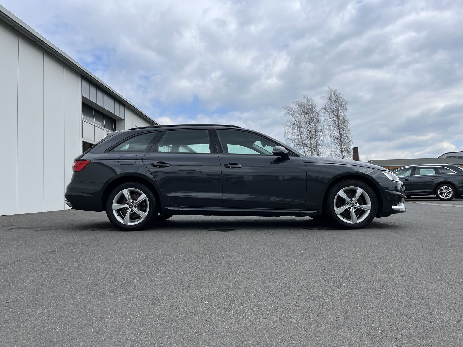 Audi A4 Avant 35 2.0 TDI S tronic advanced - Samsaru's Car Outlet