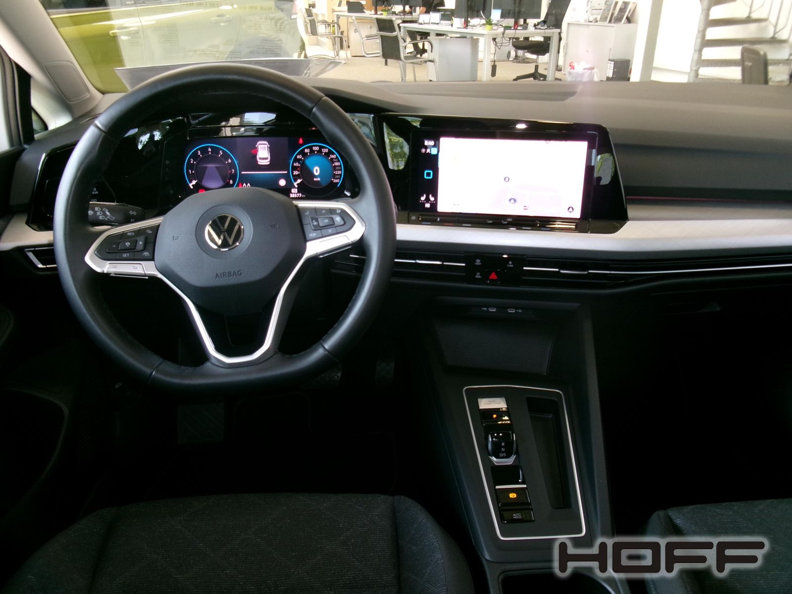 Volkswagen Golf Variant eTSI Life - Samsaru's Car Outlet