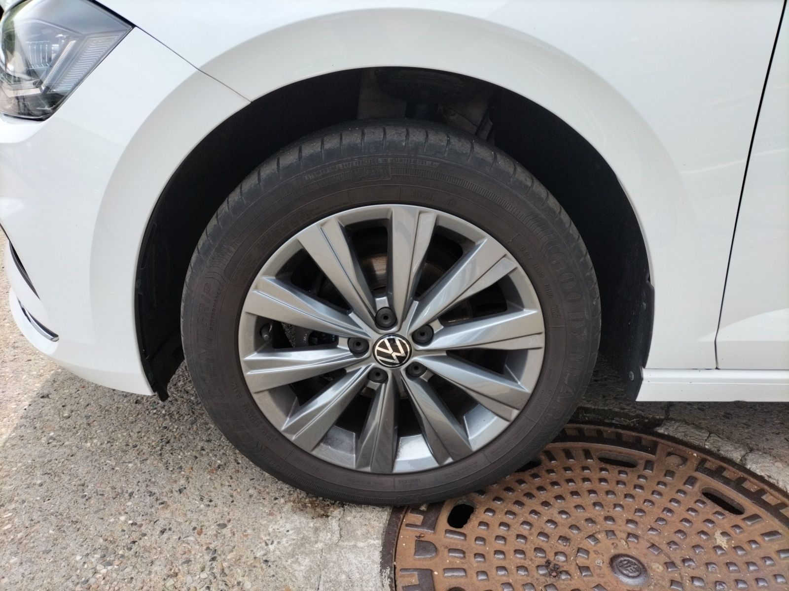 Volkswagen Polo VI Highline TSI DSG - Samsaru's Car Outlet