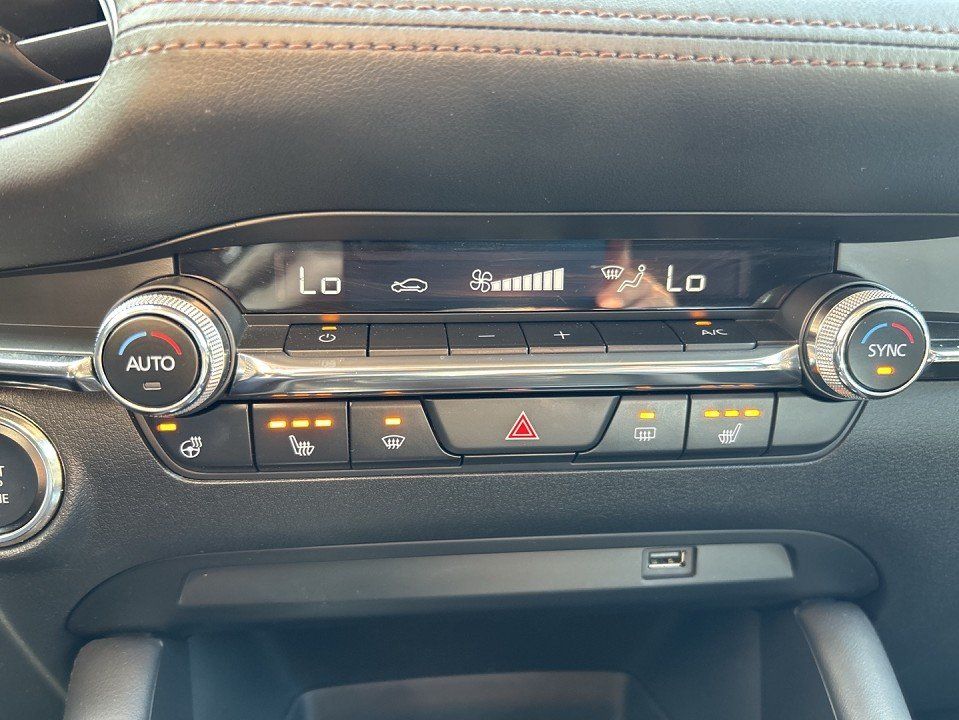 Mazda 3 "Selection" "X" DES-P" "PRE-P" "BOSE"