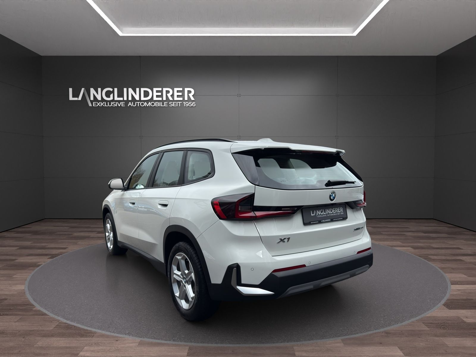 BMW X1 xDrive23i - Samsaru's Car Outlet