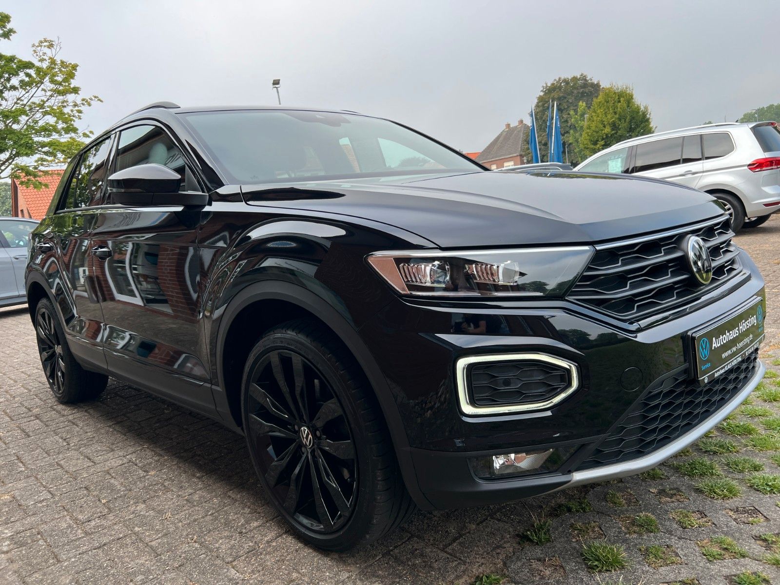 Volkswagen T-Roc 1.5TSi DSG Black - Samsaru's Car Outlet