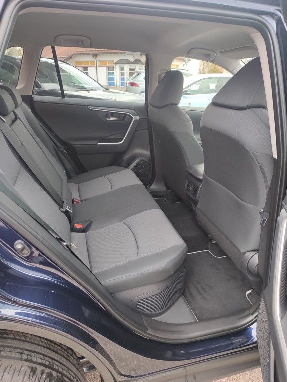 Toyota RAV 4 2.5 4x4 Hybrid - Samsaru's Car Outlet