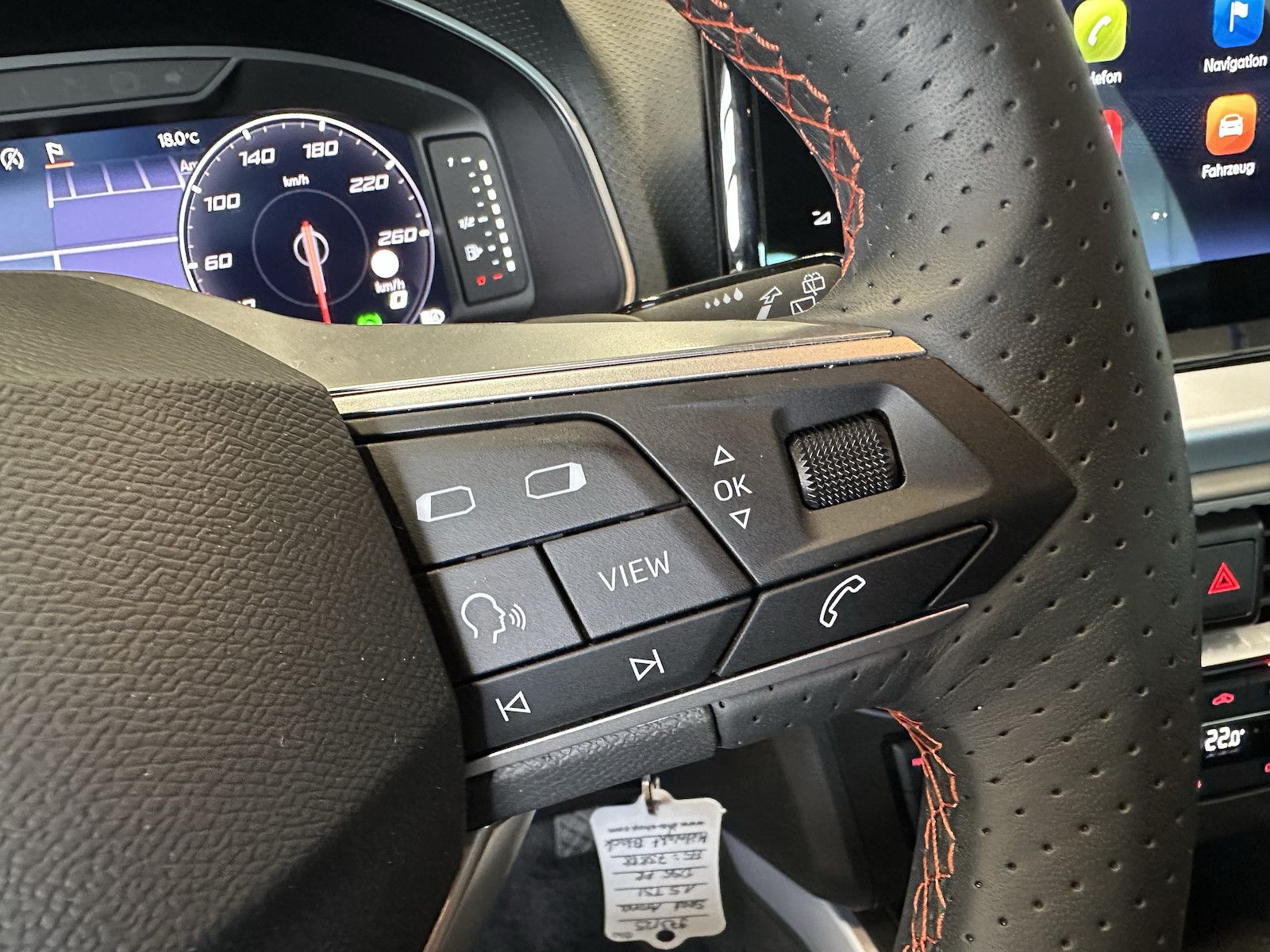 Seat Arona 1,5TSI DSG FR 18´´AHK Alcant. Full LED NAV
