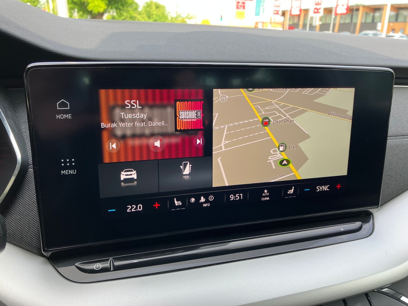 Skoda Octavia Combi 2.0 TDI Style - Samsaru's Car Outlet