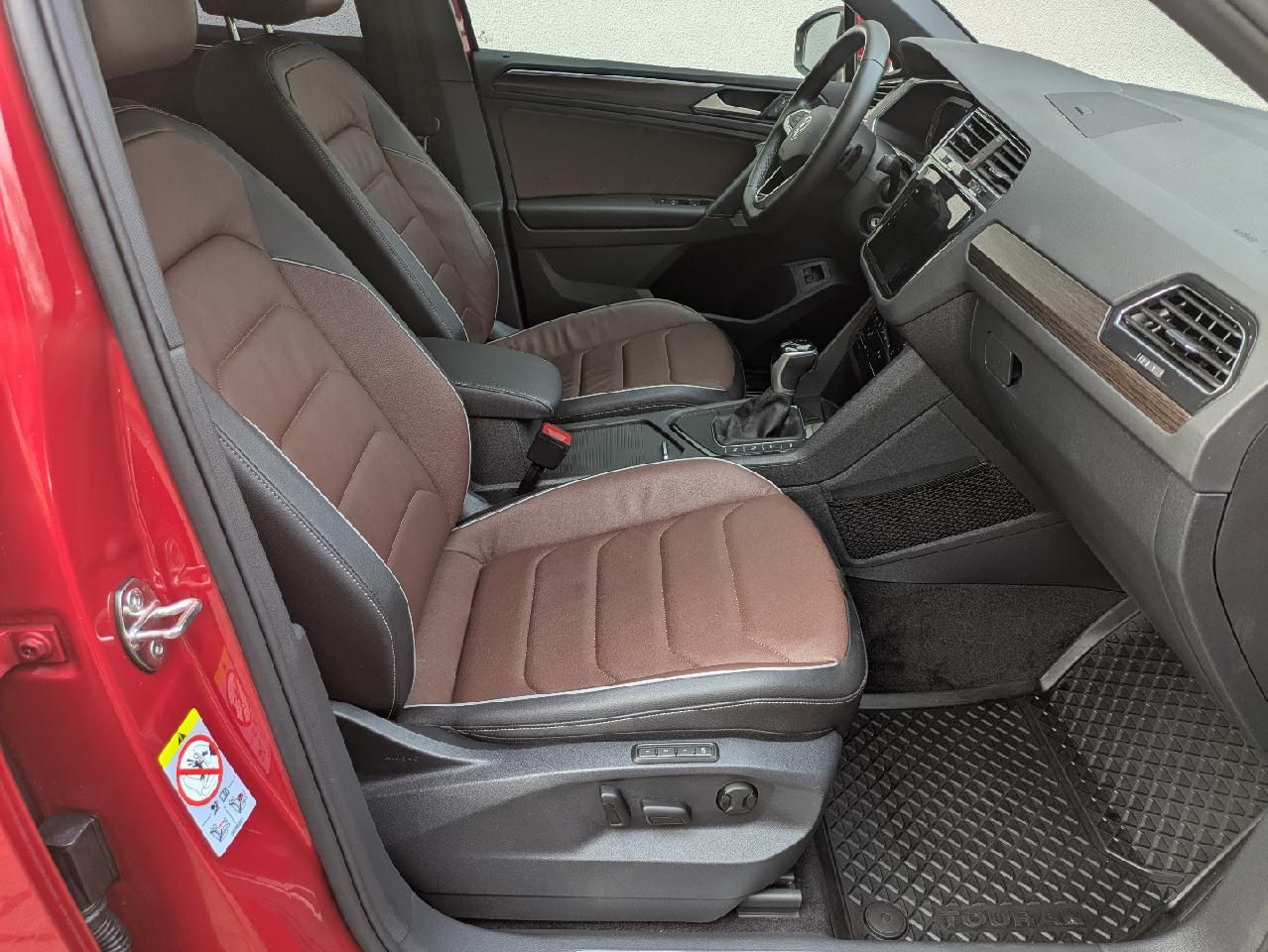 Volkswagen Tiguan Elegance 1.4 TSI eHybrid DSG - Samsaru's Car Outlet